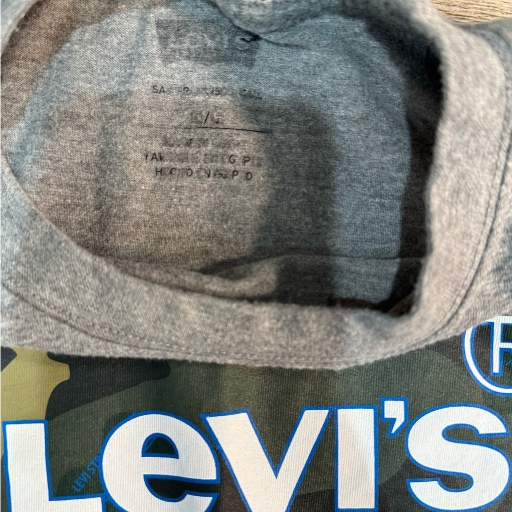 Shirt​​ - Picture 4 of 4